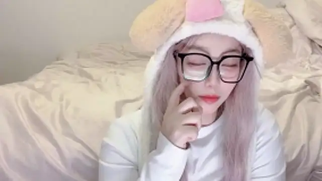 fayebabe online show from December 15, 12:53 pm