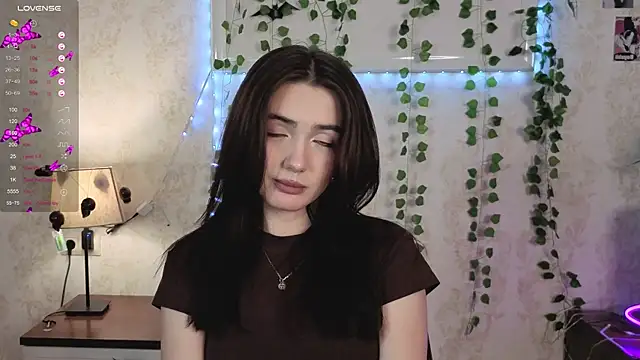 Snapshot of RenownedMister chatting on December 4, 6:38 pm RenownedMister online show from December 4, 6:38 pm