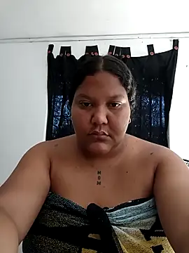 Snapshot of VaneandRossy chatting on May 1, 12:43 pm VaneandRossy online show from May 1, 12:43 pm