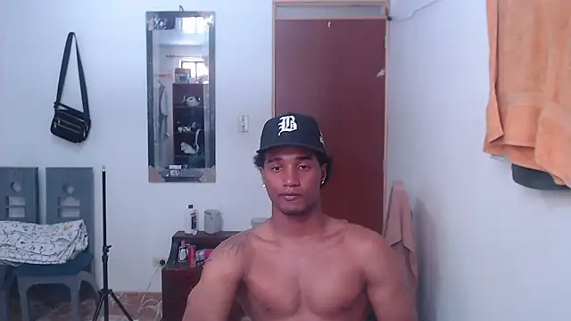 Snapshot of Dani_browx chatting on December 14, 6:34 pm Dani browx online show from December 14, 6:34 pm