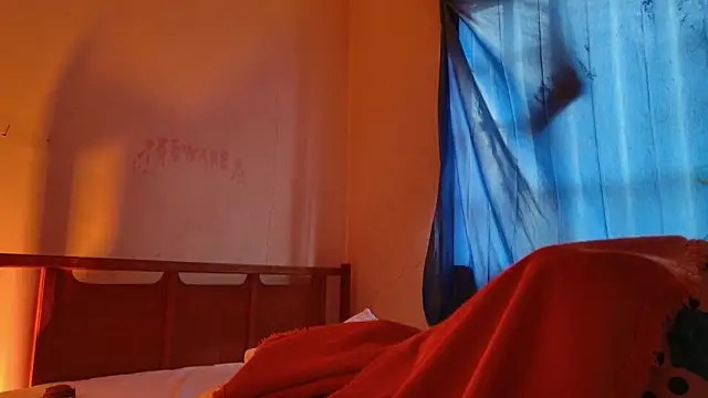 MoonLipsON- online show from May 7, 4:56 pm