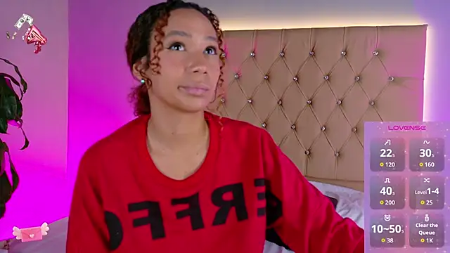 EmmaLawrence  online show from March 10, 8:52 am