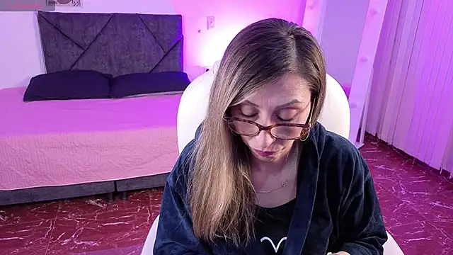 Snapshot of Scarlett_079 chatting on May 11, 11:49 am Scarlett 079 online show from May 11, 11:49 am