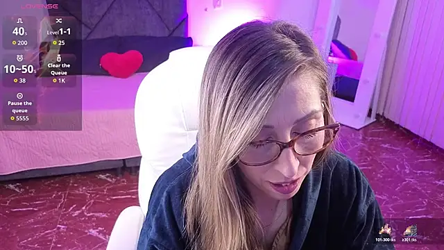 Snapshot of Scarlett_079 chatting on May 14, 11:50 am Scarlett 079 online show from May 14, 11:50 am