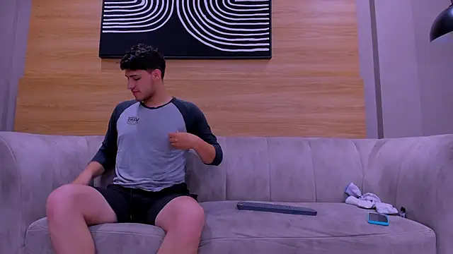 Snapshot of big__friends chatting on December 5, 1:52 pm big friends online show from December 5, 1:52 pm