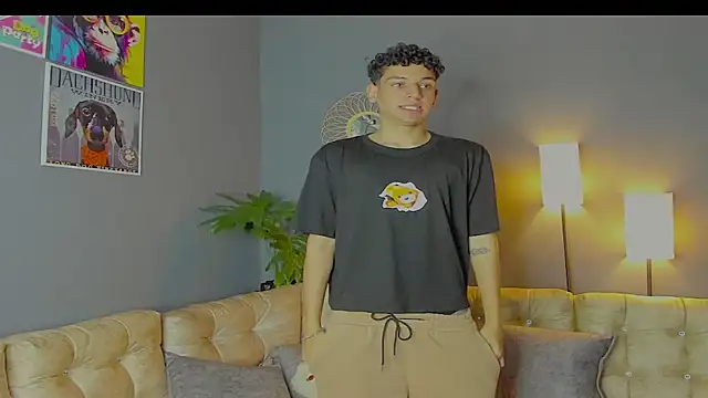 Snapshot of kairos_33 chatting on December 5, 7:32 pm kairos 33 online show from December 5, 7:32 pm