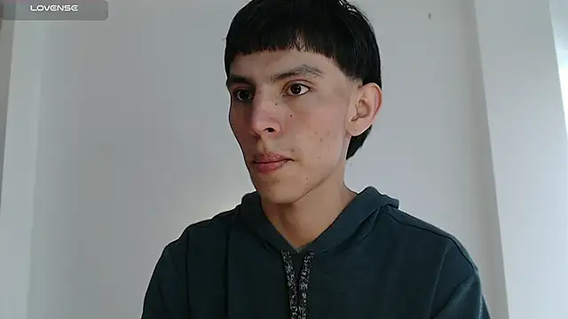 andrew courtzz online show from December 19, 7:21 pm