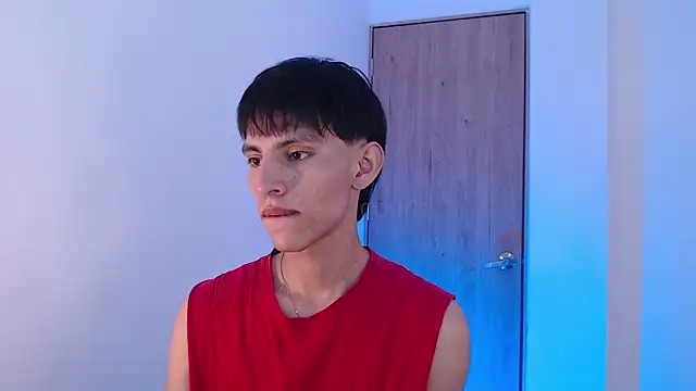 Snapshot of andrew_courtzz chatting on May 26, 6:04 pm andrew courtzz online show from May 26, 6:04 pm