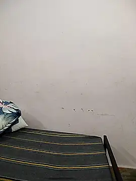 Snapshot of U_cum499 chatting on December 16, 5:01 am U cum499 online show from December 16, 5:01 am