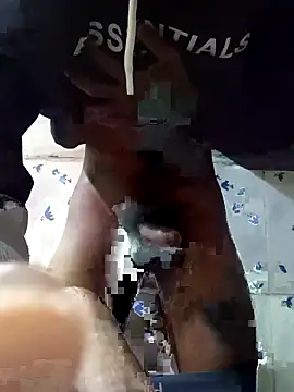 Snapshot of Gigolo143i chatting on December 16, 11:21 pm Gigolo143i online show from December 16, 11:21 pm