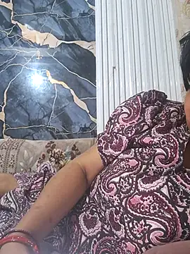 Snapshot of desiriya14 chatting on June 2, 5:04 pm desiriya14 online show from June 2, 5:04 pm