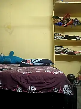 Snapshot of Preeti345 chatting on December 16, 7:35 am Preeti345 online show from December 16, 7:35 am