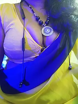 Snapshot of Preeti345 chatting on July 21, 6:38 am Preeti345 online show from July 21, 6:38 am