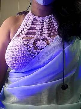 Snapshot of Preeti345 chatting on July 27, 7:15 am Preeti345 online show from July 27, 7:15 am