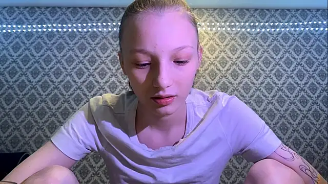 Snapshot of Cleonoth2o chatting on December 16, 5:29 pm Cleonoth2o online show from December 16, 5:29 pm