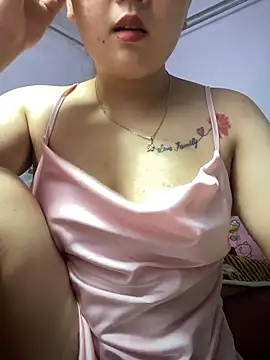 Snapshot of Samsam-006 chatting on April 8, 9:42 am Samsam-006 online show from April 8, 9:42 am