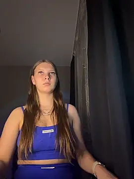 Snapshot of nelli_lux_ chatting on December 15, 4:28 am nelli lux online show from December 15, 4:28 am