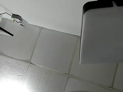 Snapshot of Foxyhot_696 chatting on December 19, 2:13 pm Foxyhot 696 online show from December 19, 2:13 pm