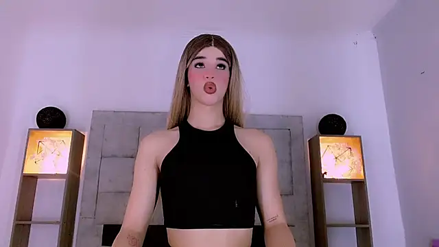 Snapshot of Hanna_Sophia1 chatting on December 16, 7:30 pm Hanna Sophia1 online show from December 16, 7:30 pm