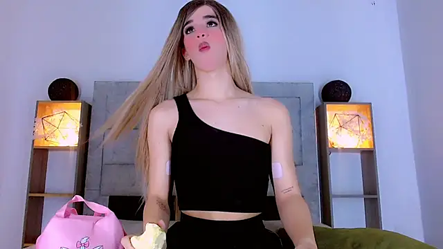 Snapshot of Hanna_Sophia1 chatting on January 6, 7:17 pm Hanna Sophia1 online show from January 6, 7:17 pm