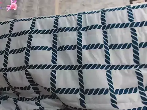 JulietaHazze  online show from December 14, 3:34 am