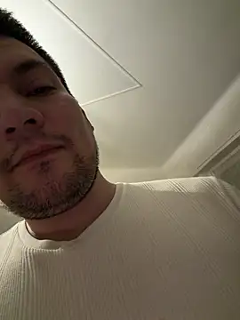 Snapshot of CharlyAlfa22 chatting on March 11, 11:33 pm CharlyAlfa22 online show from March 11, 11:33 pm