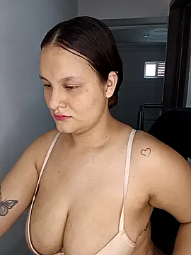 Snapshot of Valeriaa_21 chatting on June 21, 3:47 pm Valeriaa 21 online show from June 21, 3:47 pm