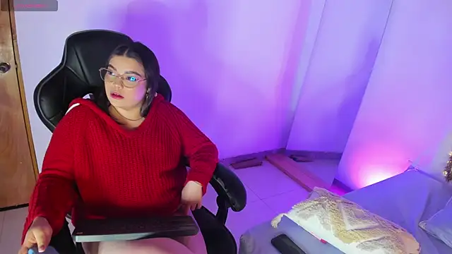 Snapshot of AngelMoonEyes chatting on December 5, 3:59 am AngelMoonEyes online show from December 5, 3:59 am