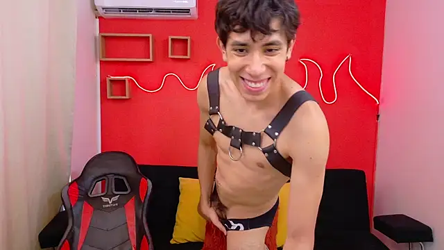 Snapshot of Neo_Twink chatting on July 22, 7:38 pm Neo Twink online show from July 22, 7:38 pm