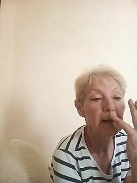 Snapshot of Calypso-Loove chatting on July 4, 12:11 pm Calypso-Loove online show from July 4, 12:11 pm
