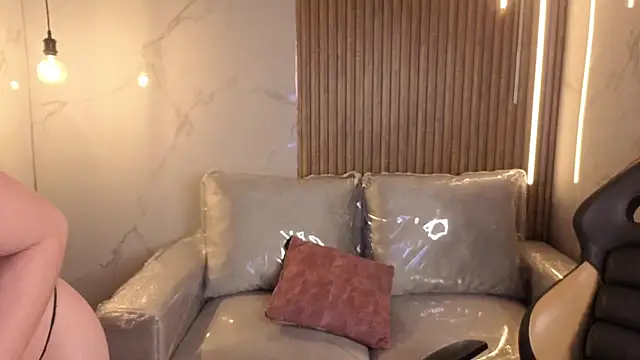 Sara valderrama  online show from January 9, 12:30 pm