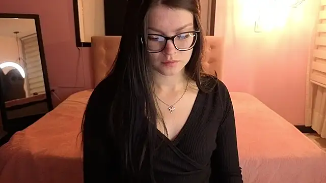 Snapshot of Sara_valderrama_ chatting on June 11, 12:36 pm Sara valderrama online show from June 11, 12:36 pm