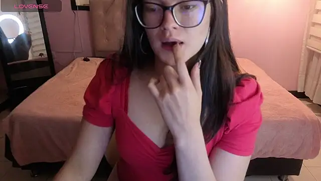 Snapshot of Sara_valderrama_ chatting on July 28, 3:32 pm Sara valderrama online show from July 28, 3:32 pm
