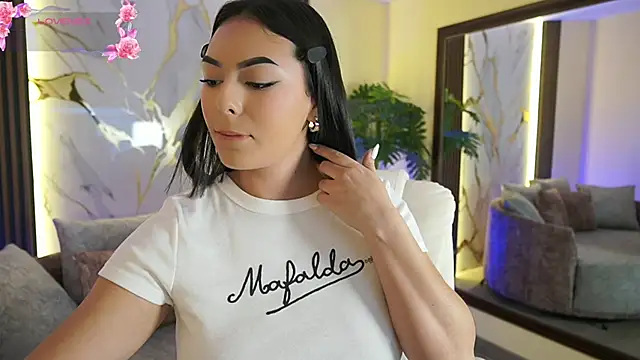 Snapshot of LiaWheeler chatting on December 5, 7:10 pm LiaWheeler online show from December 5, 7:10 pm