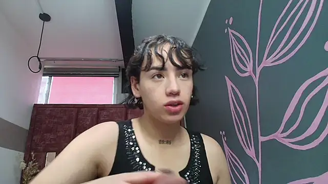 Kiara Fox   online show from April 30, 8:37 pm
