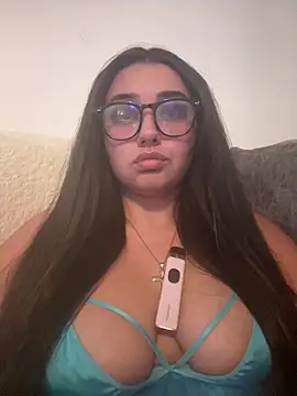 Snapshot of Wild_Busty_Niyah_XX chatting on June 13, 7:23 pm Wild Busty Niyah XX online show from June 13, 7:23 pm