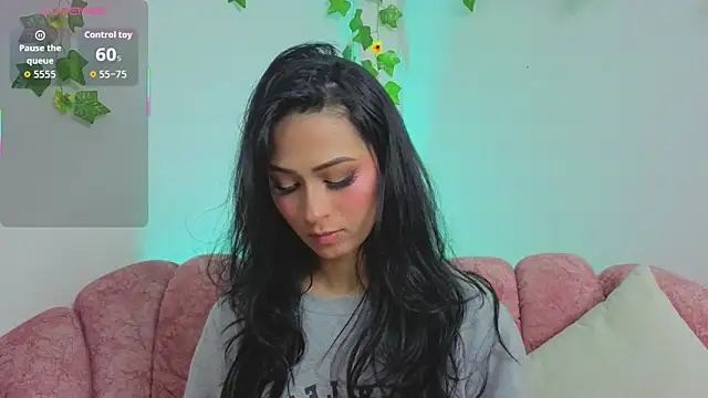 Snapshot of Madison_Cortes chatting on December 15, 9:52 pm Madison Cortes online show from December 15, 9:52 pm