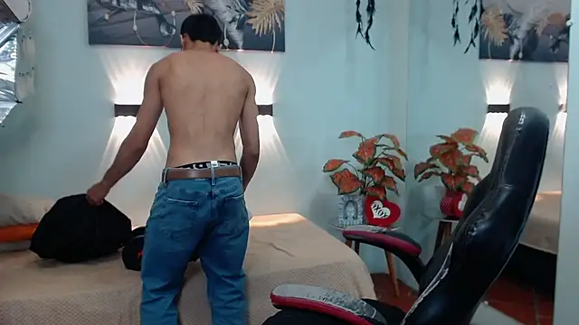 jeremy job online show from February 19, 11:39 am