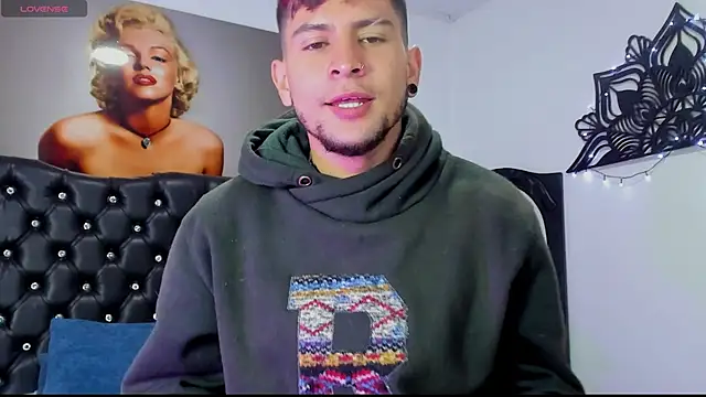 vaalentiino online show from December 20, 3:30 pm