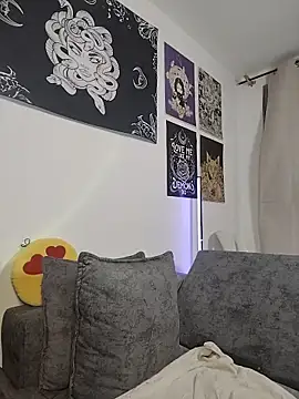 Snapshot of little__ammy chatting on June 2, 11:40 pm little ammy online show from June 2, 11:40 pm