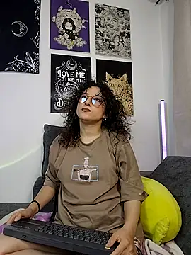 Snapshot of little__ammy chatting on July 6, 9:50 am little ammy online show from July 6, 9:50 am