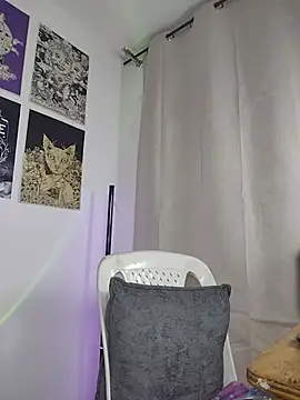 Snapshot of little__ammy chatting on August 3, 3:49 am little ammy online show from August 3, 3:49 am