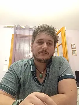 Snapshot of damslebambou chatting on July 27, 12:06 am damslebambou online show from July 27, 12:06 am