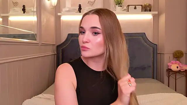 Snapshot of Lina_Sinerz chatting on June 25, 4:12 am Lina Sinerz online show from June 25, 4:12 am