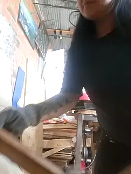 Snapshot of Magenta_Moon chatting on December 17, 8:26 pm Magenta Moon online show from December 17, 8:26 pm