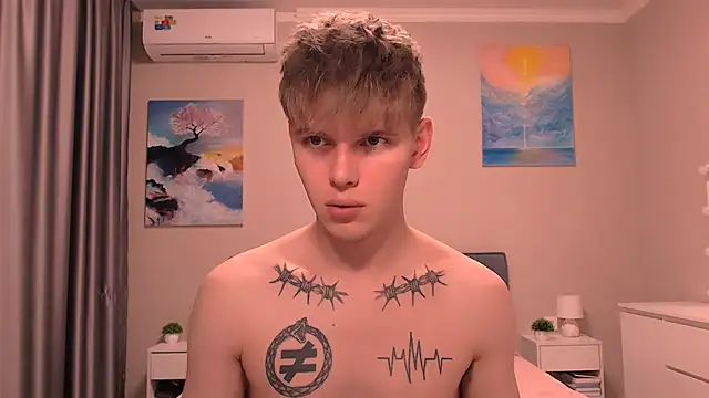 Snapshot of Fredd_Xanders chatting on December 14, 6:56 pm Fredd Xanders online show from December 14, 6:56 pm