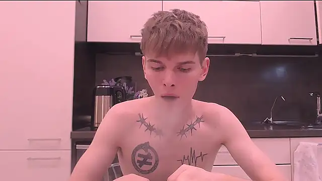 Snapshot of Fredd_Xanders chatting on March 27, 8:19 pm Fredd Xanders online show from March 27, 8:19 pm