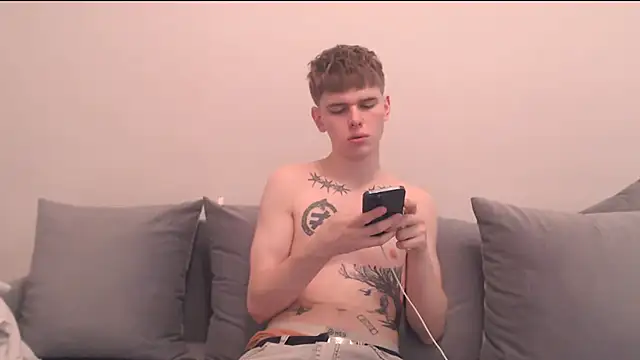 Snapshot of Fredd_Xanders chatting on April 15, 6:37 pm Fredd Xanders online show from April 15, 6:37 pm