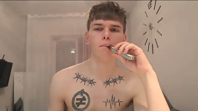 Snapshot of Fredd_Xanders chatting on April 30, 12:06 am Fredd Xanders online show from April 30, 12:06 am
