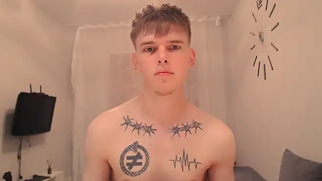 Snapshot of Fredd_Xanders chatting on July 8, 1:48 pm Fredd Xanders online show from July 8, 1:48 pm